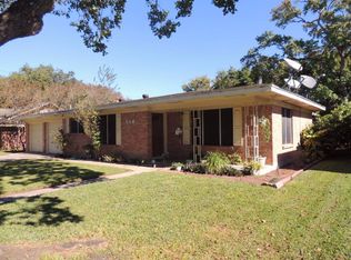 554 Brookhollow Dr, Port Lavaca, TX 77979