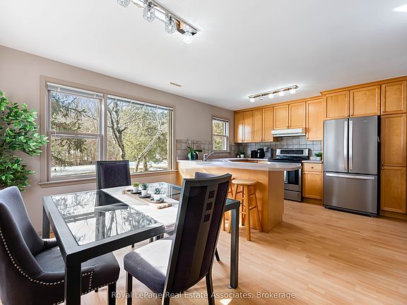 4th image of 8 Ann St
