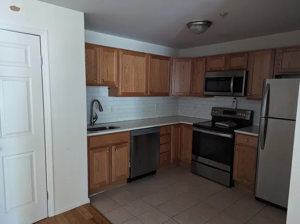 17 E Ivy Ln APT 2D, Englewood, NJ 07631