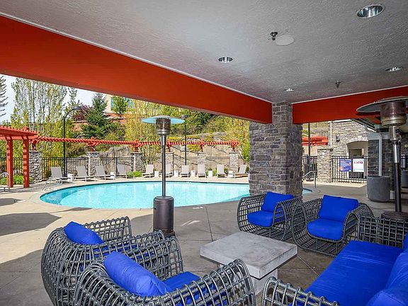 4th image of 14001 NE 183rd St #1-101