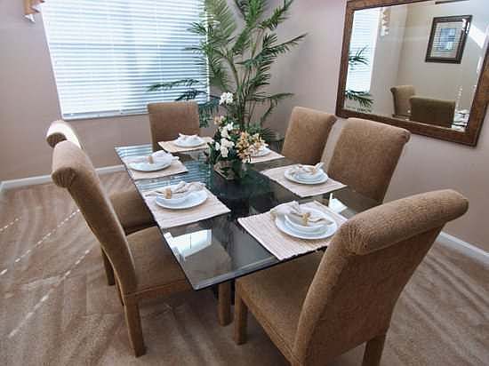 HR5P609NH-Dining-Area