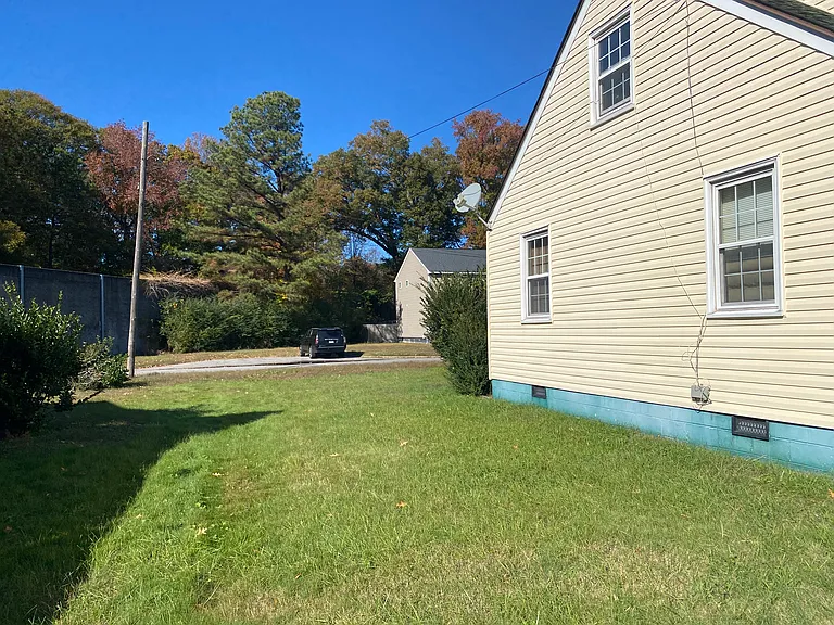 5209 Poston Ln #B — Photo 40