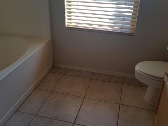 5th image of 2434 E Westchester Dr
