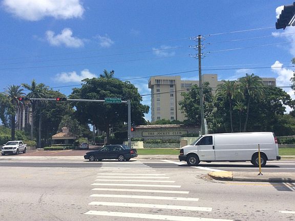 3rd image of 11111 Biscayne Blvd #21F