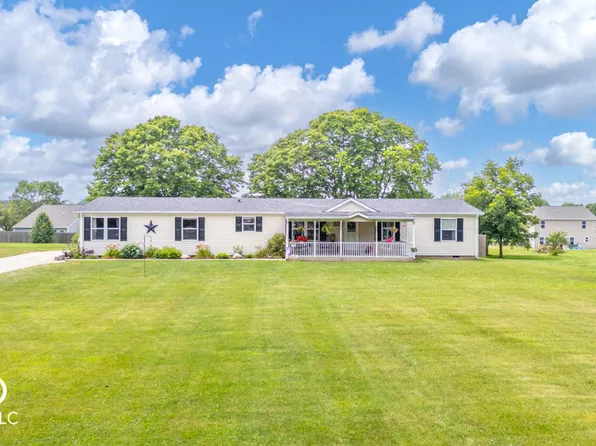 317 N Walnut St, Mount Summit, IN 47361