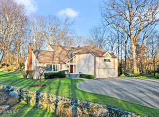 445 Cognewaugh Rd, Cos Cob, CT 06807