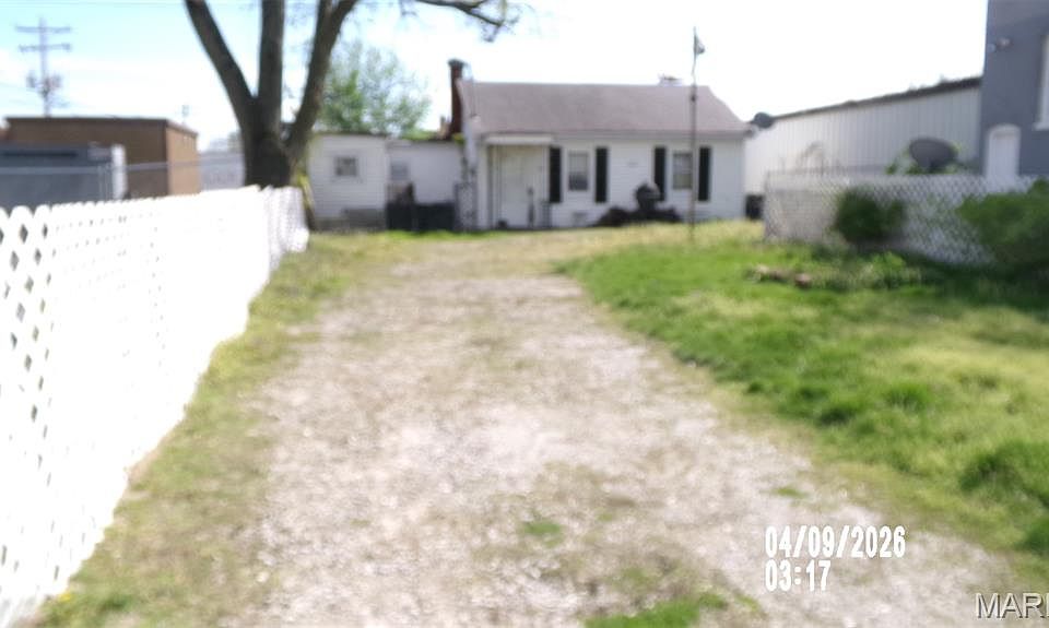 2nd image of 8 E C St