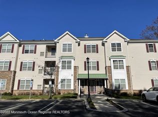 5 Stock Ct, Old Bridge, NJ 08857