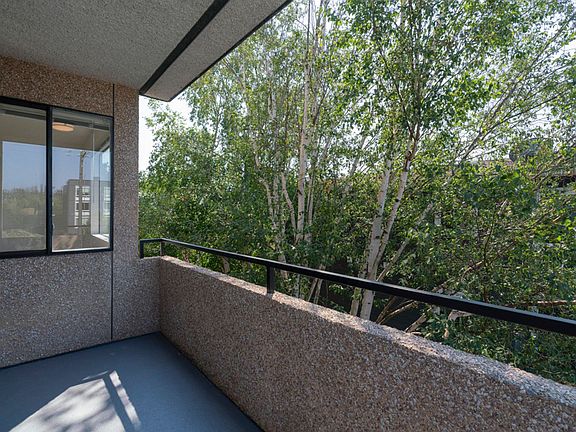 5th image of 1433 NW 64th St APT 307
