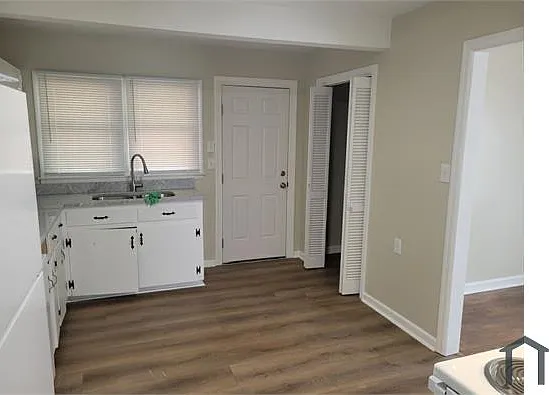 3 bed, 900 sqft, $1,400 — Photo 3