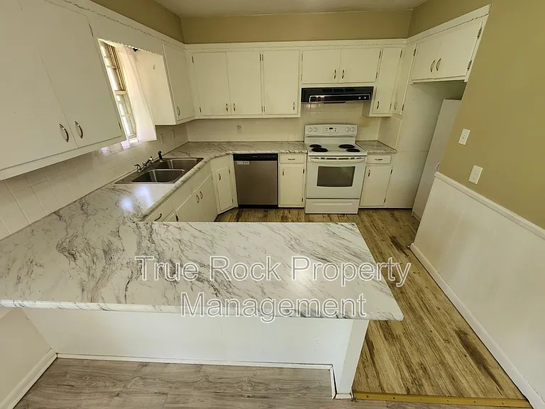 925 N Linda Ave — Photo 7