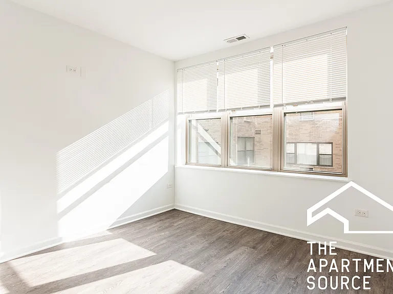 940 W Carmen Ave #411 — Photo 8