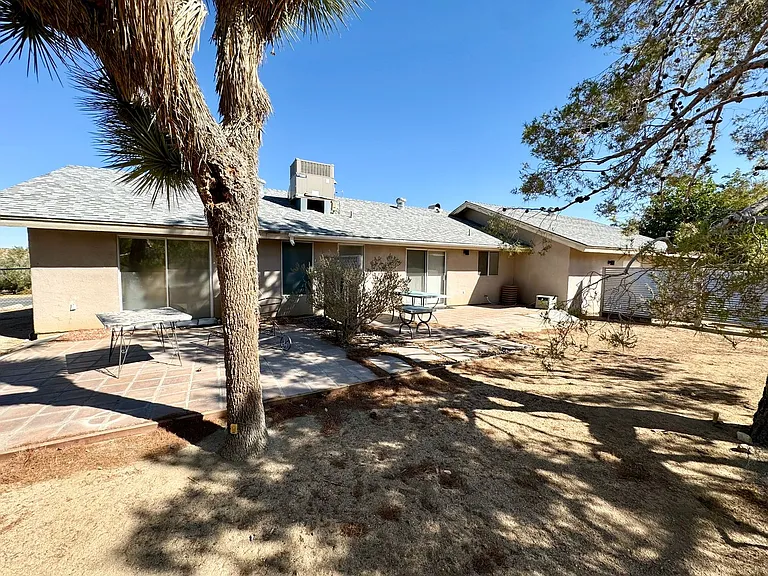 58155 Carlyle Dr — Photo 32