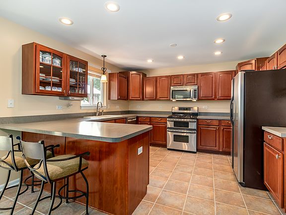 3rd image of 24516 S Lakewoods Ln