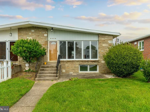 8806 Macon St, Philadelphia, PA 19152