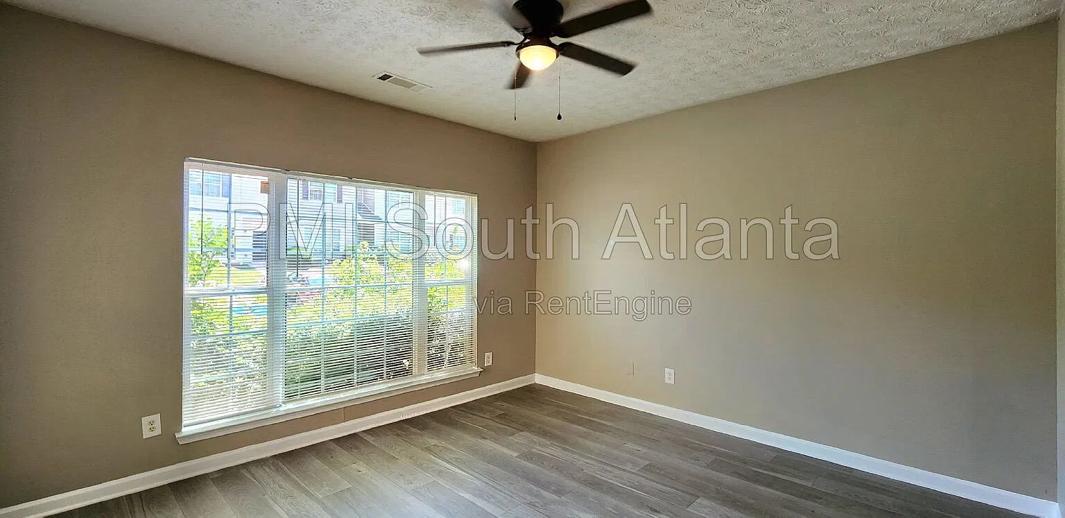 3 bed, 2.5 bath, 1500 sqft, $1,325 — Photo 4