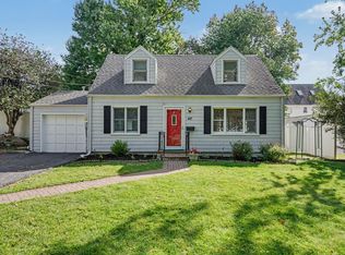 40 Tupper Dr, Stamford, CT 06902