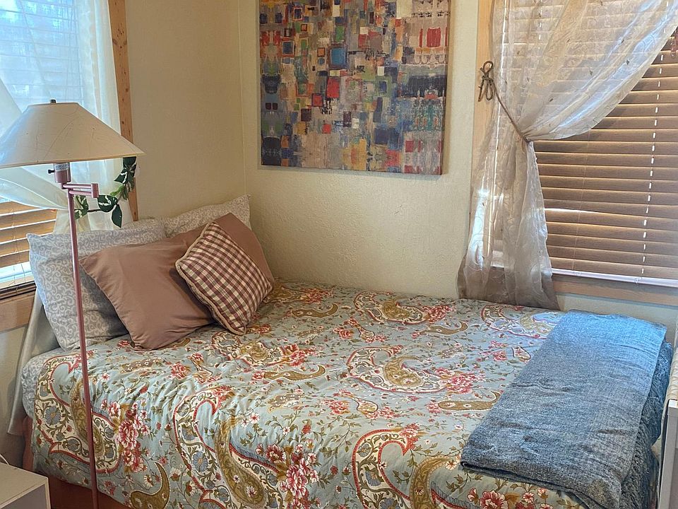 Fully dressed bed