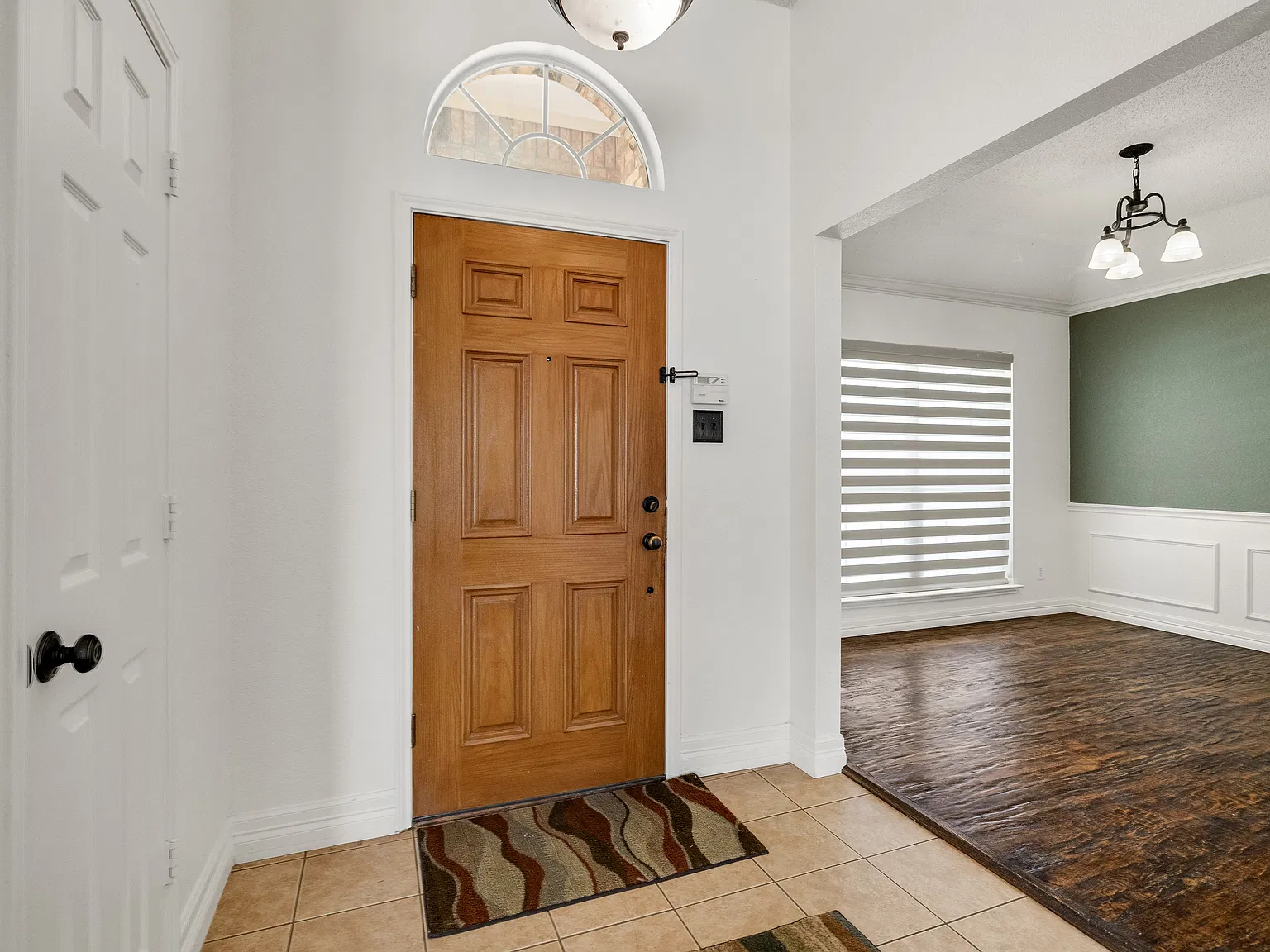 3 bed, 1801 sqft, $2,350 — Photo 3