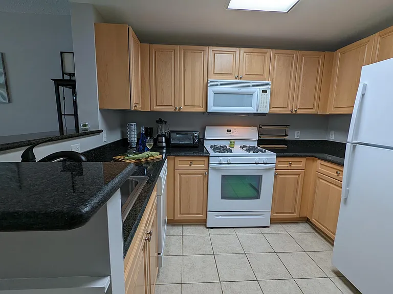 2726 Gallows Rd — Photo 10