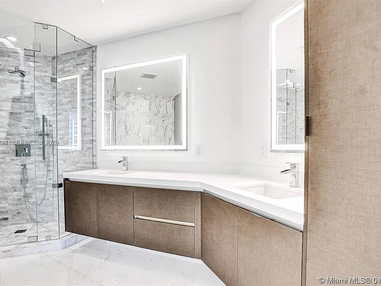 851 NE 1st Ave #3903 — Photo 43