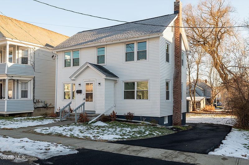 3rd image of 28 Pulver Avenue