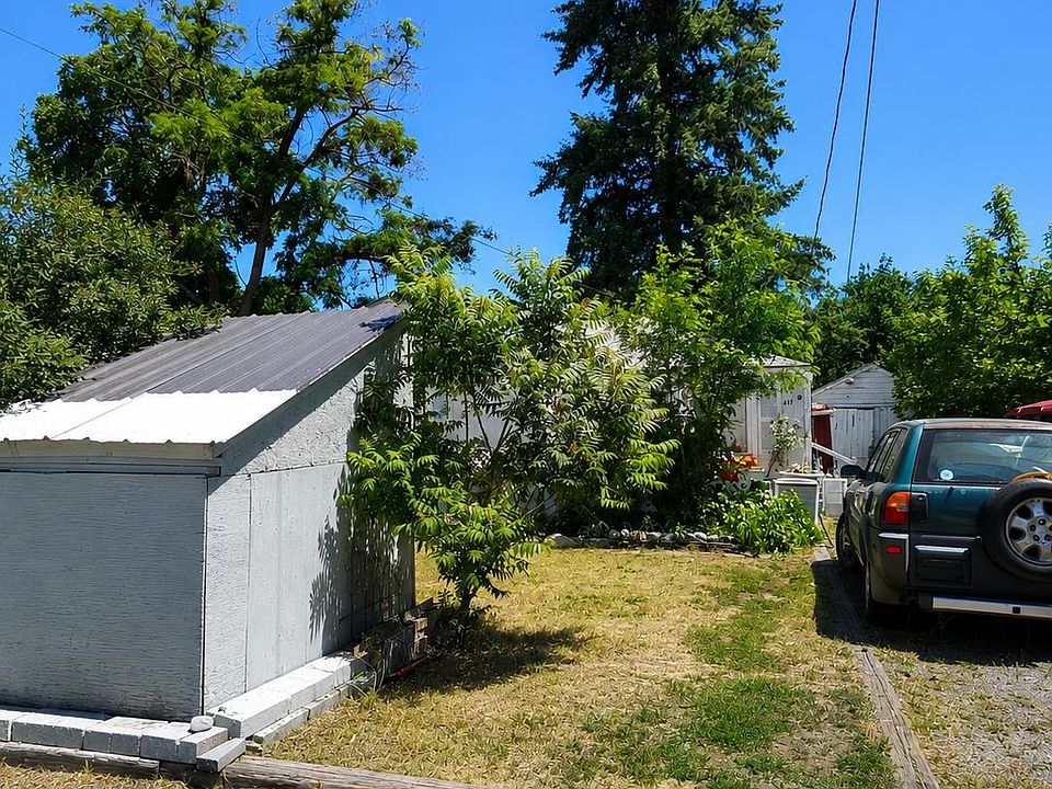 2nd image of 419 S Custer St
