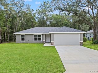 1736 W Hall Pl, Citrus Springs, FL 34434