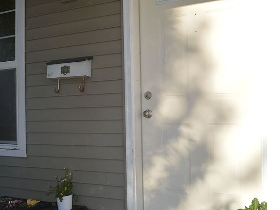3rd image of 907 NW 11th Ave