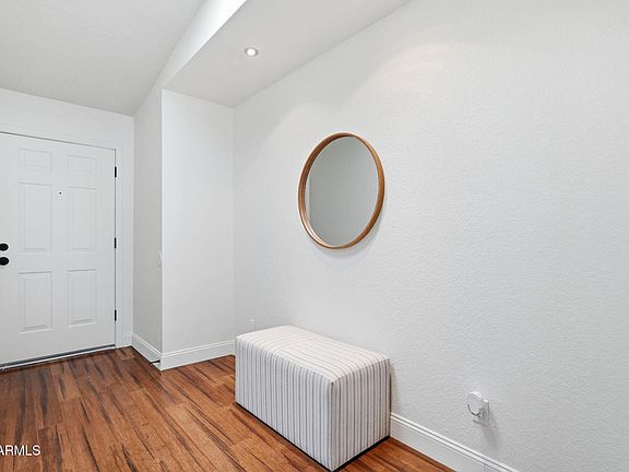 4th image of 3218 E LIBBY Street