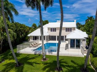 656 Palm Cir W, Naples, FL 34102