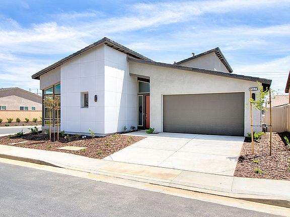 Elan Homesite 73 - Front Exterior