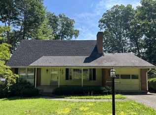 410 Dogwood Ln, Christiansburg, VA 24073