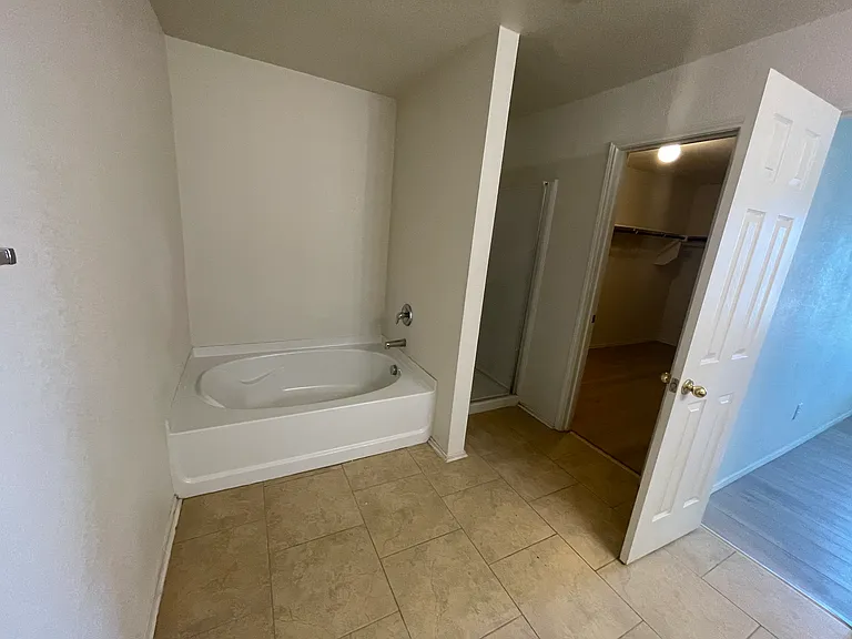 1421 Puerto Lago Dr — Photo 20