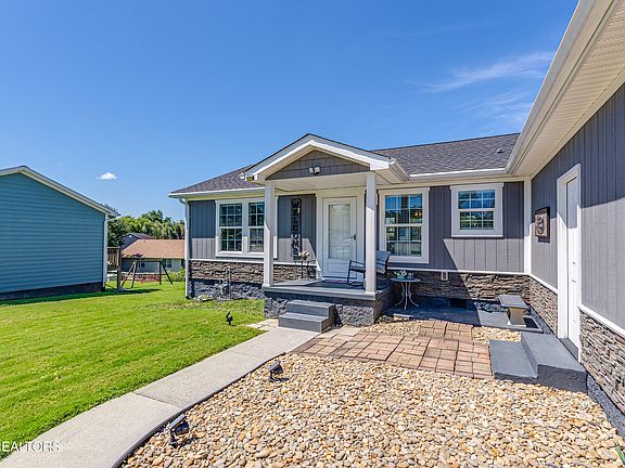 2nd image of 1142 Gregory Valley Dr