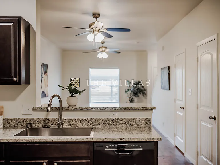 The Villas Apartments — Photo 37
