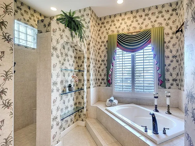 master bath/wheelchair access