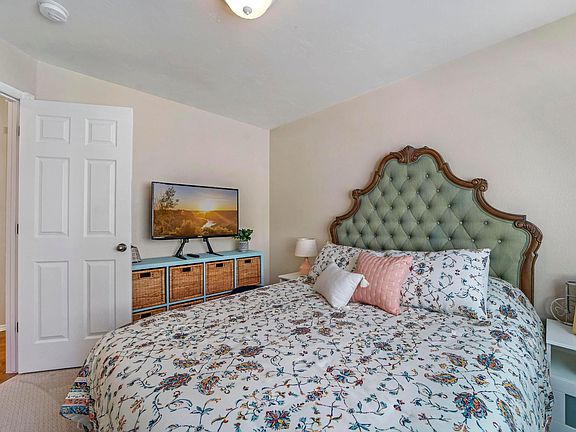 3rd image of 1340 Park Meadows Dr