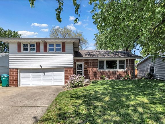 2nd image of 416 Southampton Dr