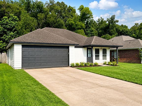 2nd image of 136 Cedar Spring Cir