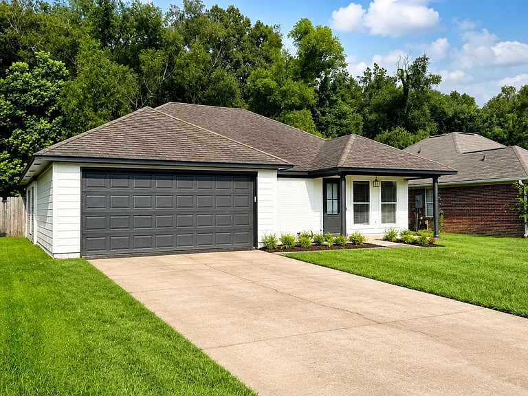 136 Cedar Spring Cir — Photo 2