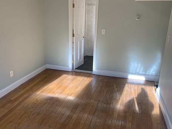 5th image of 98 Strathmore Rd APT 3B