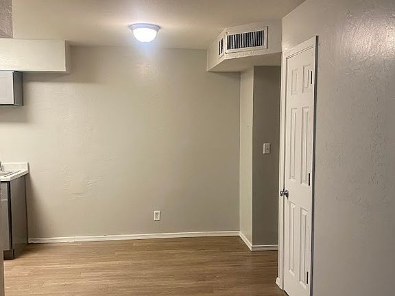 4th image of 2331 E Pueblo Ave #1