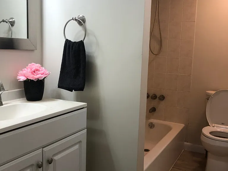 1012 Clinton St #1F — Photo 5