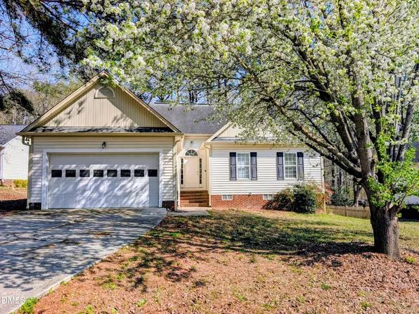 102 Ashton Ct, Clayton, NC 27520