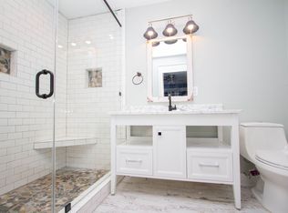 132 Romney St #428430946, Charleston, SC 29403