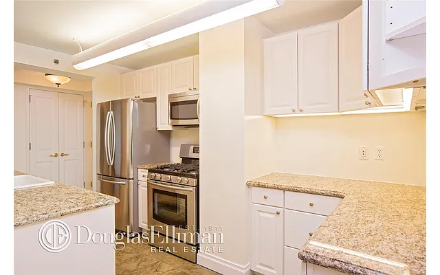 Rented by Douglas Elliman | media 23