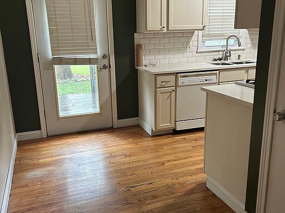 4th image of 5314 W 71st Ter