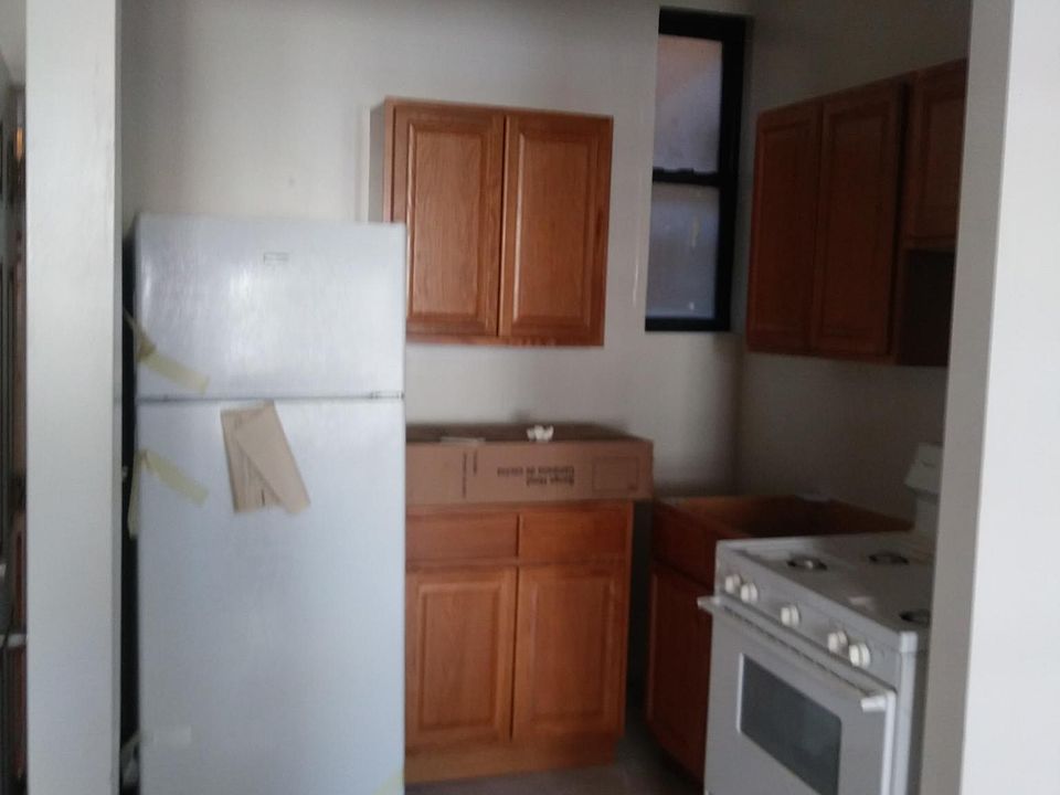 2nd image of 683 E 219th St
