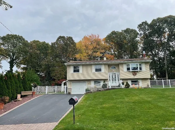 30 Shelton Court, Lake Ronkonkoma, NY 11779